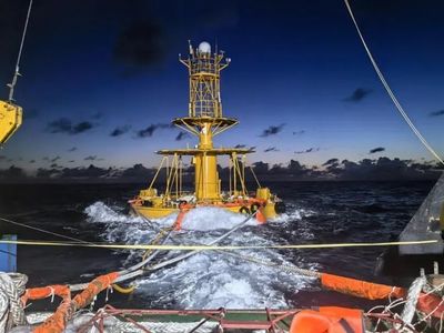 深?！盎垩邸逼评藖怼颐匚覈黄?500米深海觀測的浮標系統